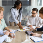 Im War for Talents punkten Unternehmen durch die Arbeit eines Headhunter